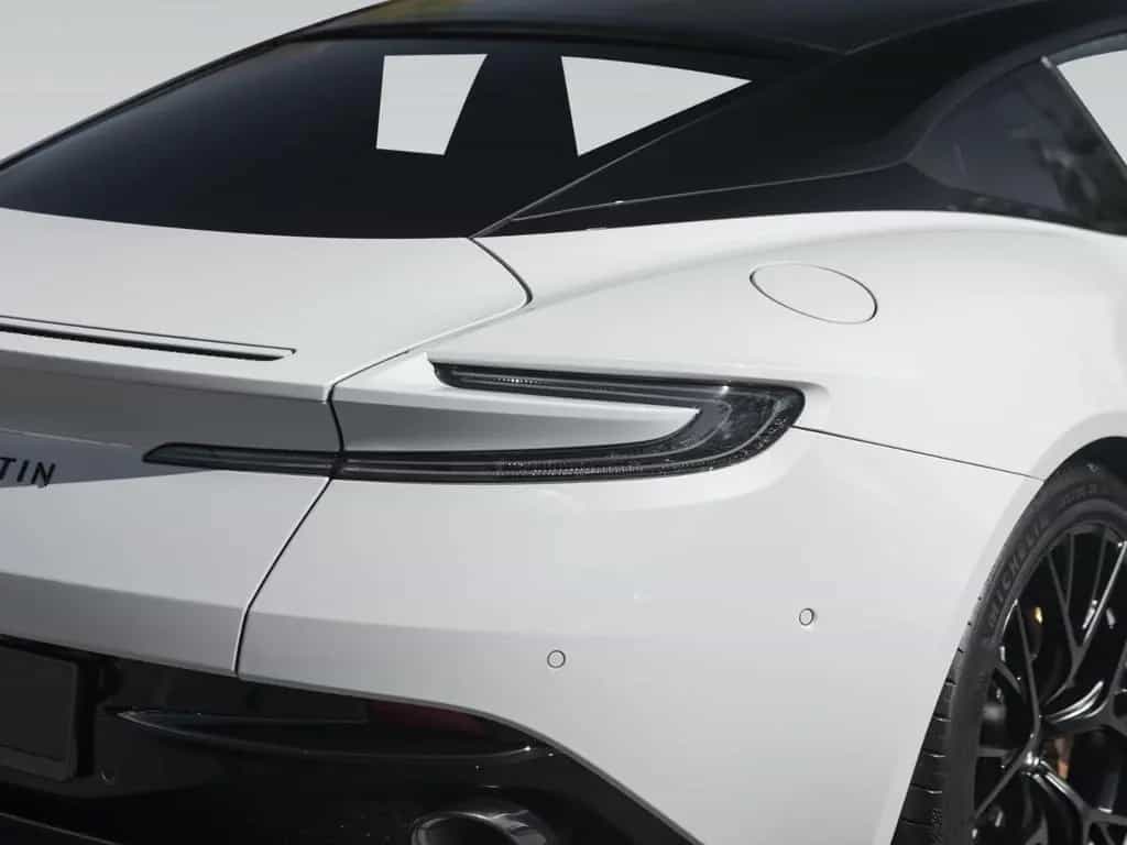 Aston Martin DB12 | Panoramic Roof | Carbon Brakes | B&W null-photo-15