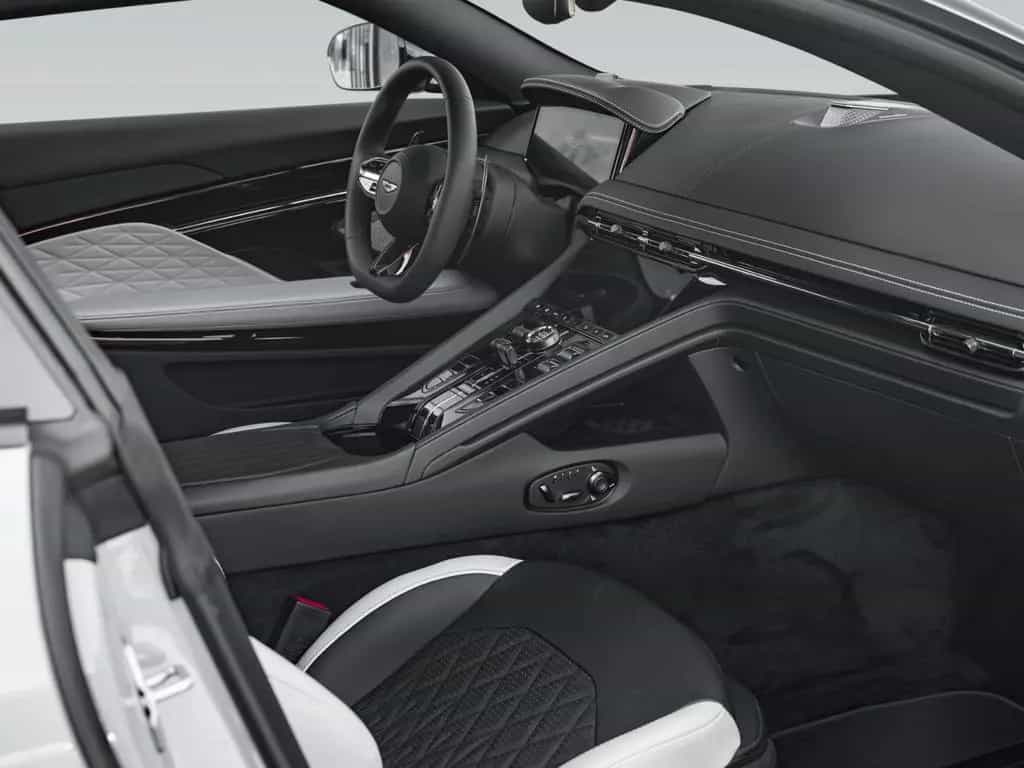 Aston Martin DB12 | Panoramic Roof | Carbon Brakes | B&W null-photo-18