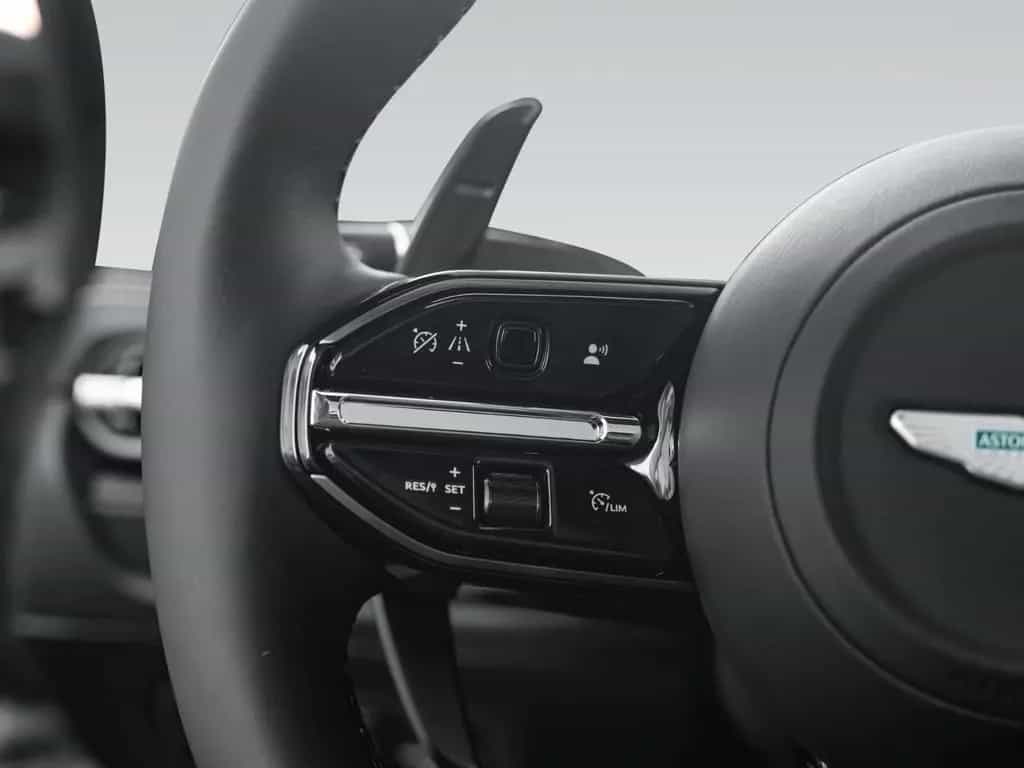 Aston Martin DB12 | Panoramic Roof | Carbon Brakes | B&W null-photo-21