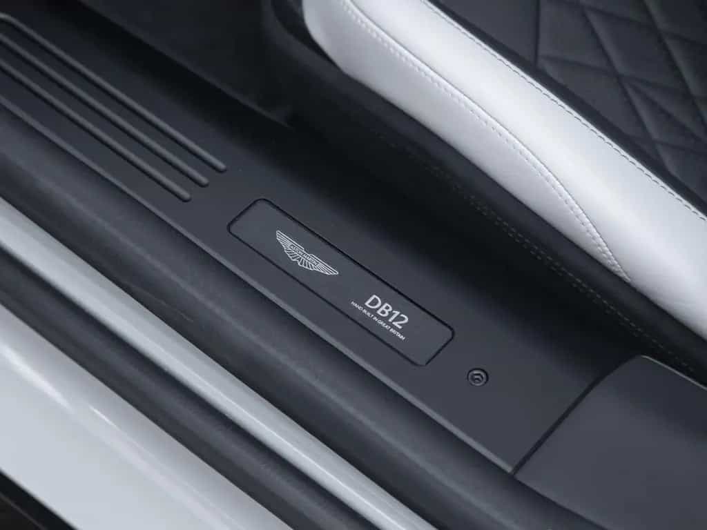 Aston Martin DB12 | Panoramic Roof | Carbon Brakes | B&W null-photo-25