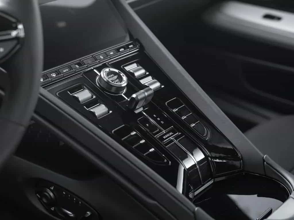 Aston Martin DB12 | Panoramic Roof | Carbon Brakes | B&W null-photo-27