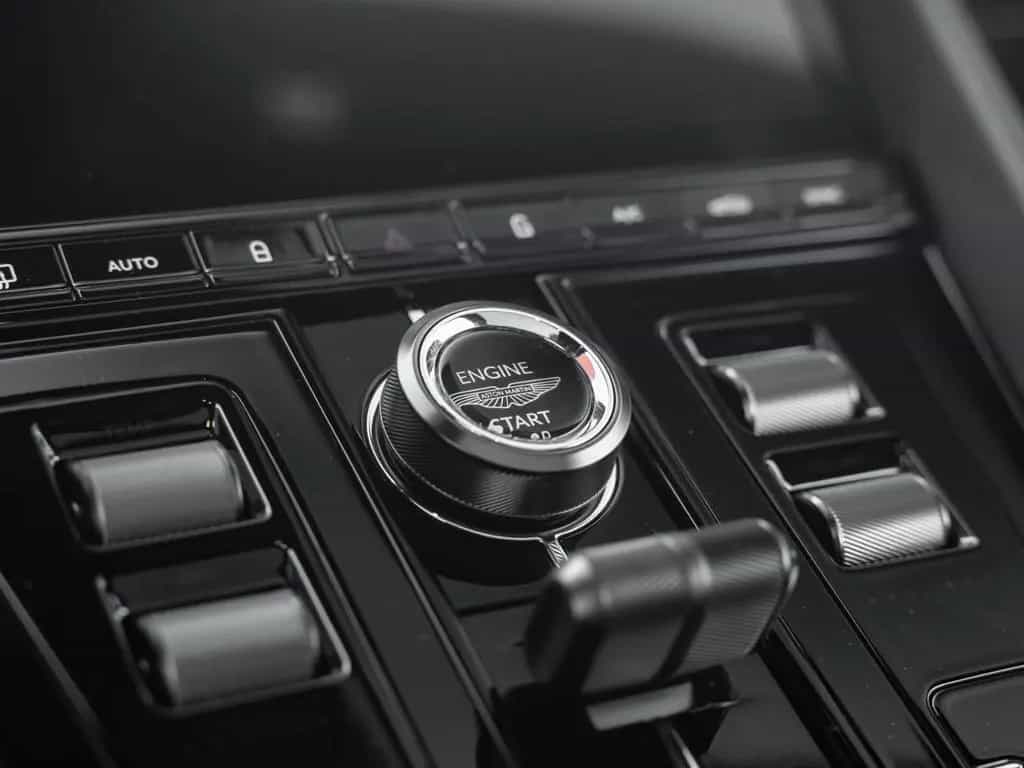 Aston Martin DB12 | Panoramic Roof | Carbon Brakes | B&W null-photo-29