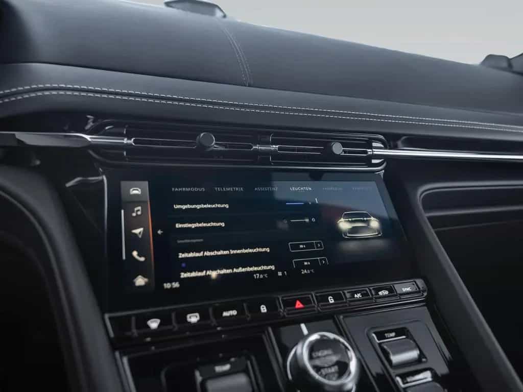 Aston Martin DB12 | Panoramic Roof | Carbon Brakes | B&W null-photo-33