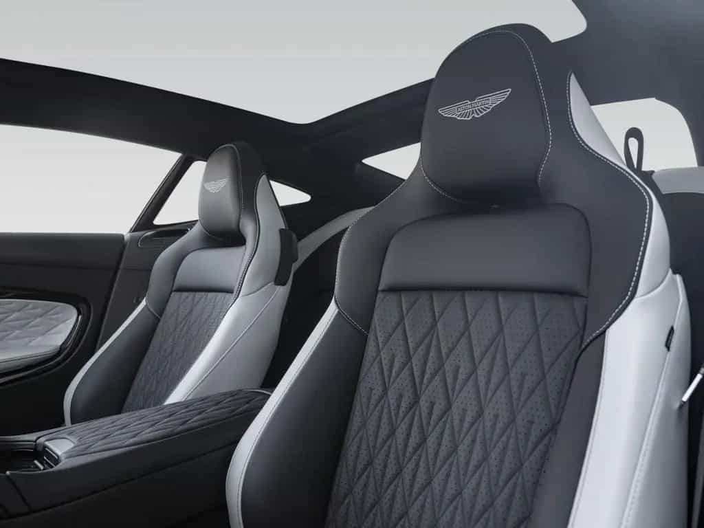 Aston Martin DB12 | Panoramic Roof | Carbon Brakes | B&W null-photo-6