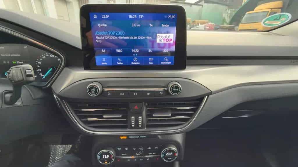 Ford Focus Navi,LED,Kamera,Keyles,PTS,ACC,Anhänger, 06/2020-photo-27