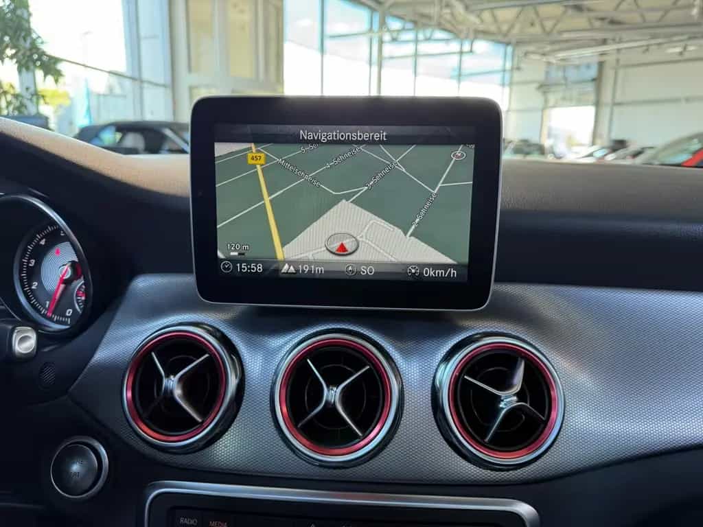 Mercedes-Benz GLA-Class 250 4Matic STNDHZ PANO DISTR 360° 09/2019-photo-16
