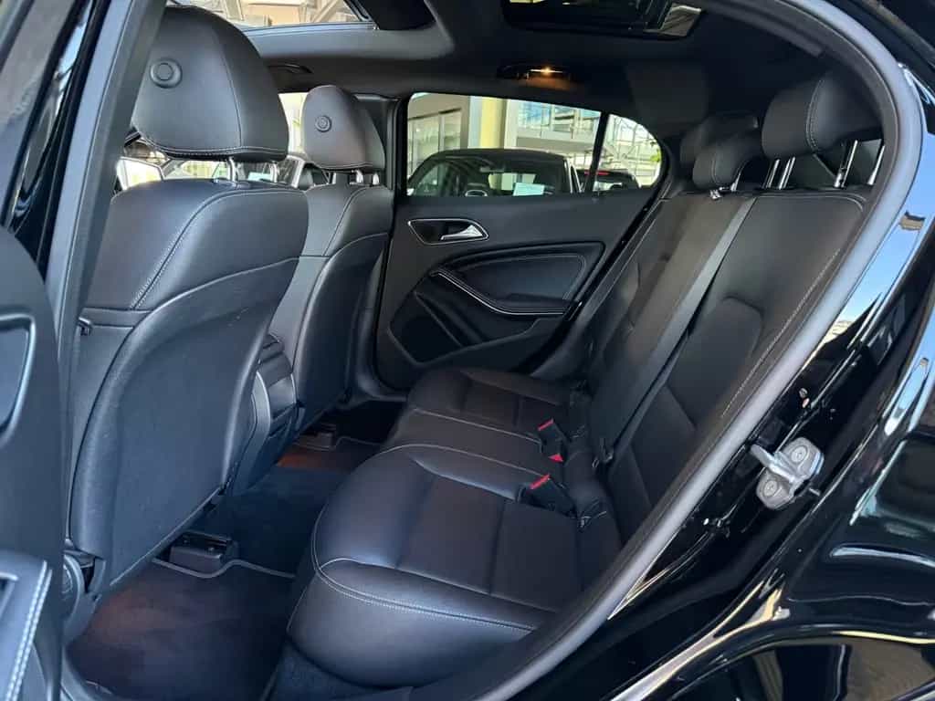 Mercedes-Benz GLA-Class 250 4Matic STNDHZ PANO DISTR 360° 09/2019-photo-21