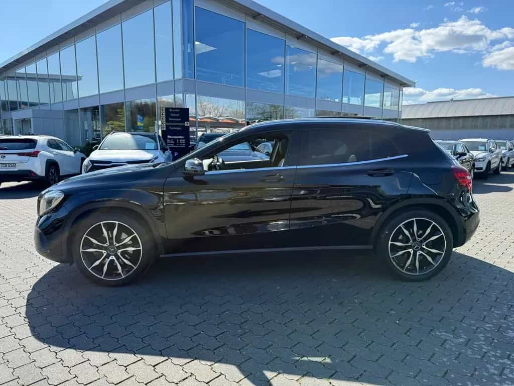 Mercedes-Benz GLA-Class 250 4Matic STNDHZ PANO DISTR 360° 09/2019-photo-29