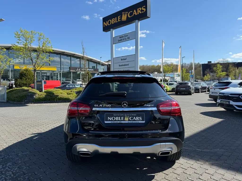 Mercedes-Benz GLA-Class 250 4Matic STNDHZ PANO DISTR 360° 09/2019-photo-31