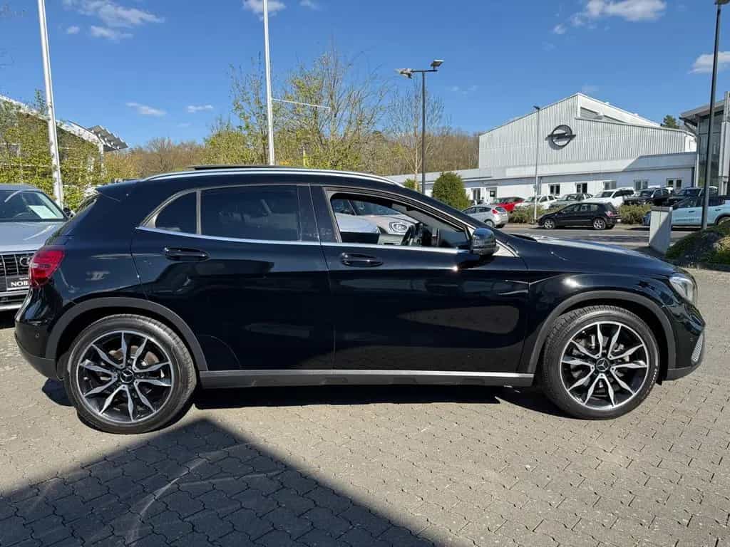 Mercedes-Benz GLA-Class 250 4Matic STNDHZ PANO DISTR 360° 09/2019-photo-33