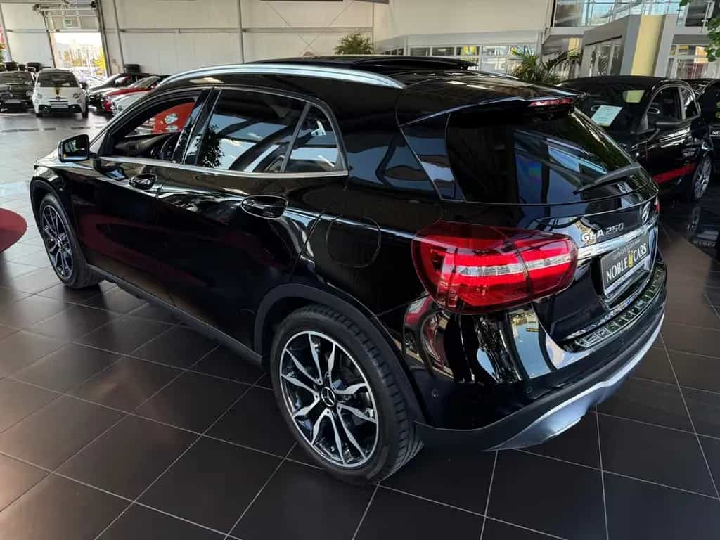 Mercedes-Benz GLA-Class 250 4Matic STNDHZ PANO DISTR 360° 09/2019-photo-4