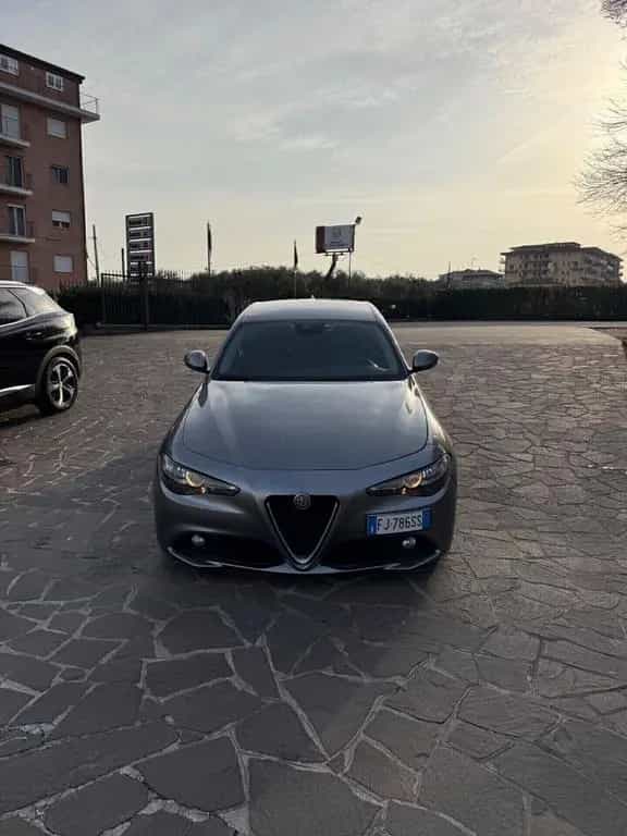 Alfa Romeo Giulia 2.2 Turbodiesel 150 CV 09/2017-photo-3