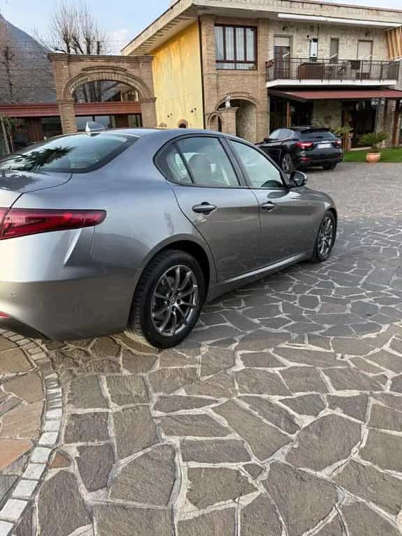Alfa Romeo Giulia 2.2 Turbodiesel 150 CV 09/2017-photo-4