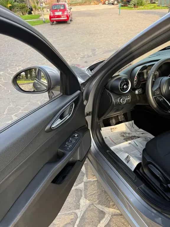 Alfa Romeo Giulia 2.2 Turbodiesel 150 CV 09/2017-photo-9