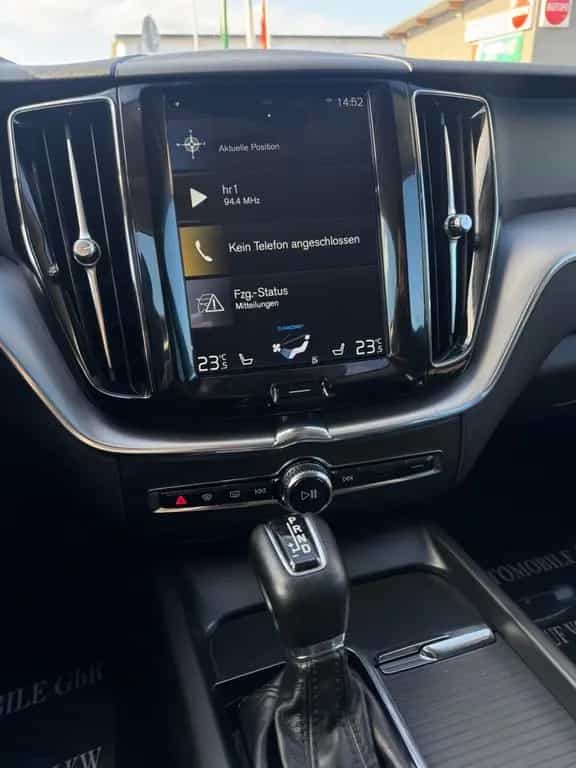 Volvo XC60 Momentum Pro 2WD+Finanzierung+Garantie+ 06/2020-photo-13