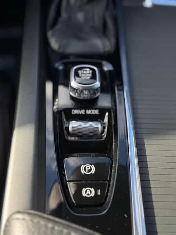 Volvo XC60 Momentum Pro 2WD+Finanzierung+Garantie+ 06/2020-photo-17