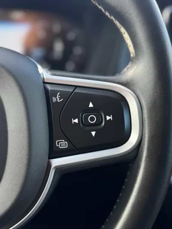 Volvo XC60 Momentum Pro 2WD+Finanzierung+Garantie+ 06/2020-photo-19