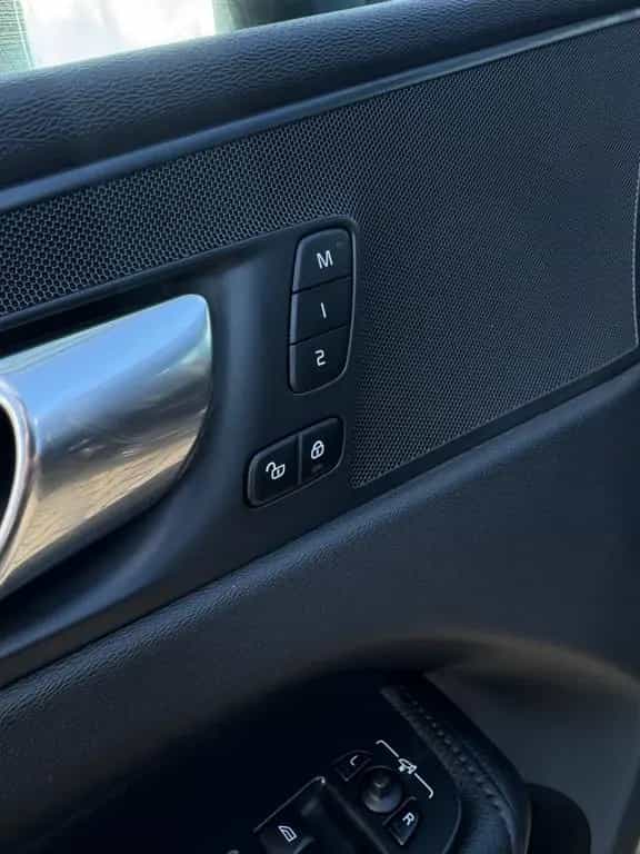 Volvo XC60 Momentum Pro 2WD+Finanzierung+Garantie+ 06/2020-photo-20