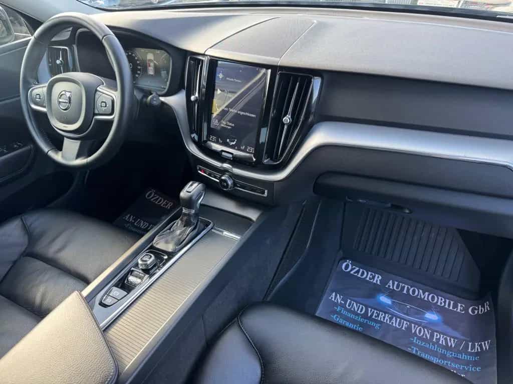 Volvo XC60 Momentum Pro 2WD+Finanzierung+Garantie+ 06/2020-photo-24