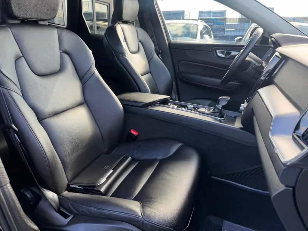 Volvo XC60 Momentum Pro 2WD+Finanzierung+Garantie+ 06/2020-photo-26