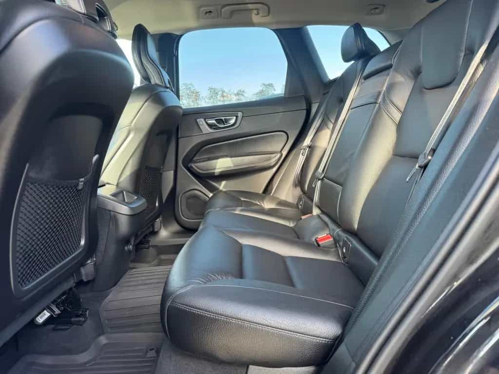 Volvo XC60 Momentum Pro 2WD+Finanzierung+Garantie+ 06/2020-photo-29