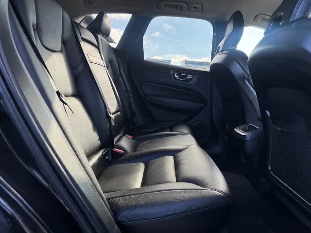 Volvo XC60 Momentum Pro 2WD+Finanzierung+Garantie+ 06/2020-photo-30