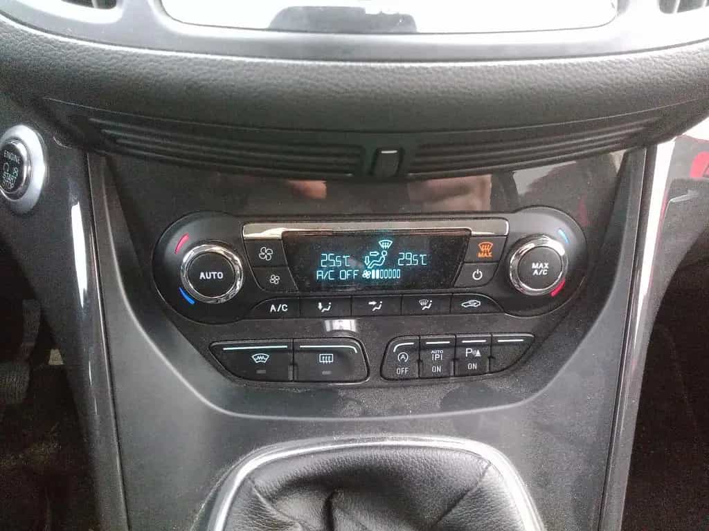 Ford Kuga Individual/AHK/NAVI/KAM/SH/PDC/TEMPO/18" 02/2016-photo-9