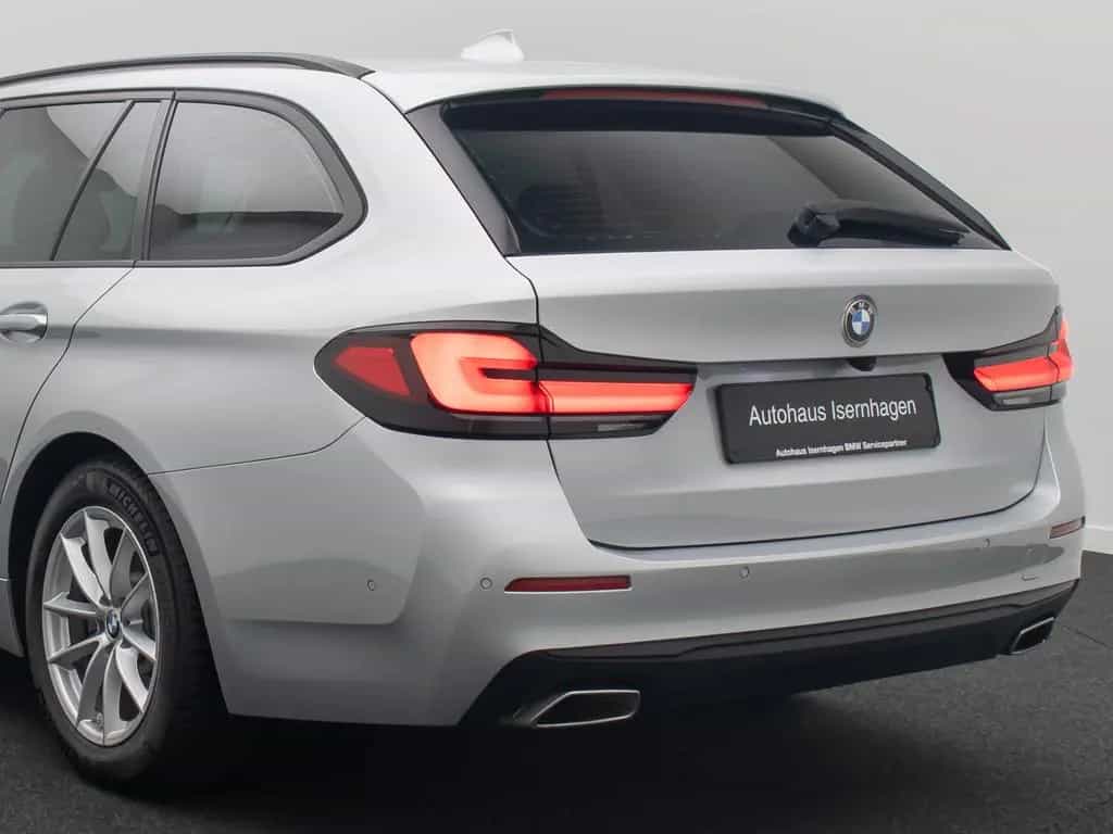 BMW 5 Series 520d Kamera DAB 4xKlima Alarm GeschwindigReg 10/2020-photo-16