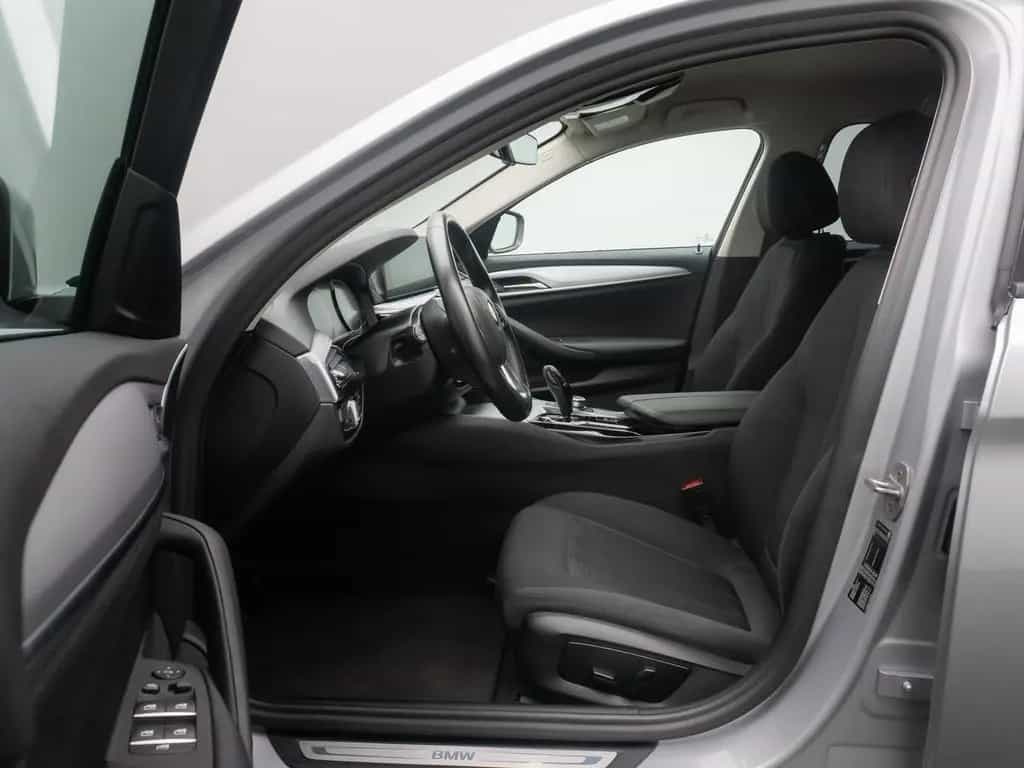 BMW 5 Series 520d Kamera DAB 4xKlima Alarm GeschwindigReg 10/2020-photo-19