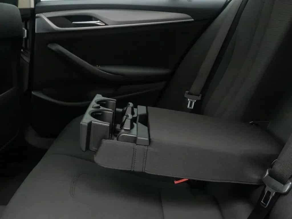 BMW 5 Series 520d Kamera DAB 4xKlima Alarm GeschwindigReg 10/2020-photo-28