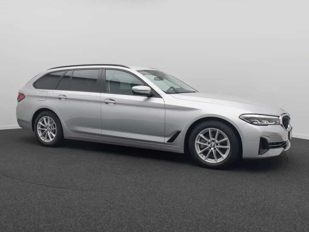 BMW 5 Series 520d Kamera DAB 4xKlima Alarm GeschwindigReg 10/2020-photo-3