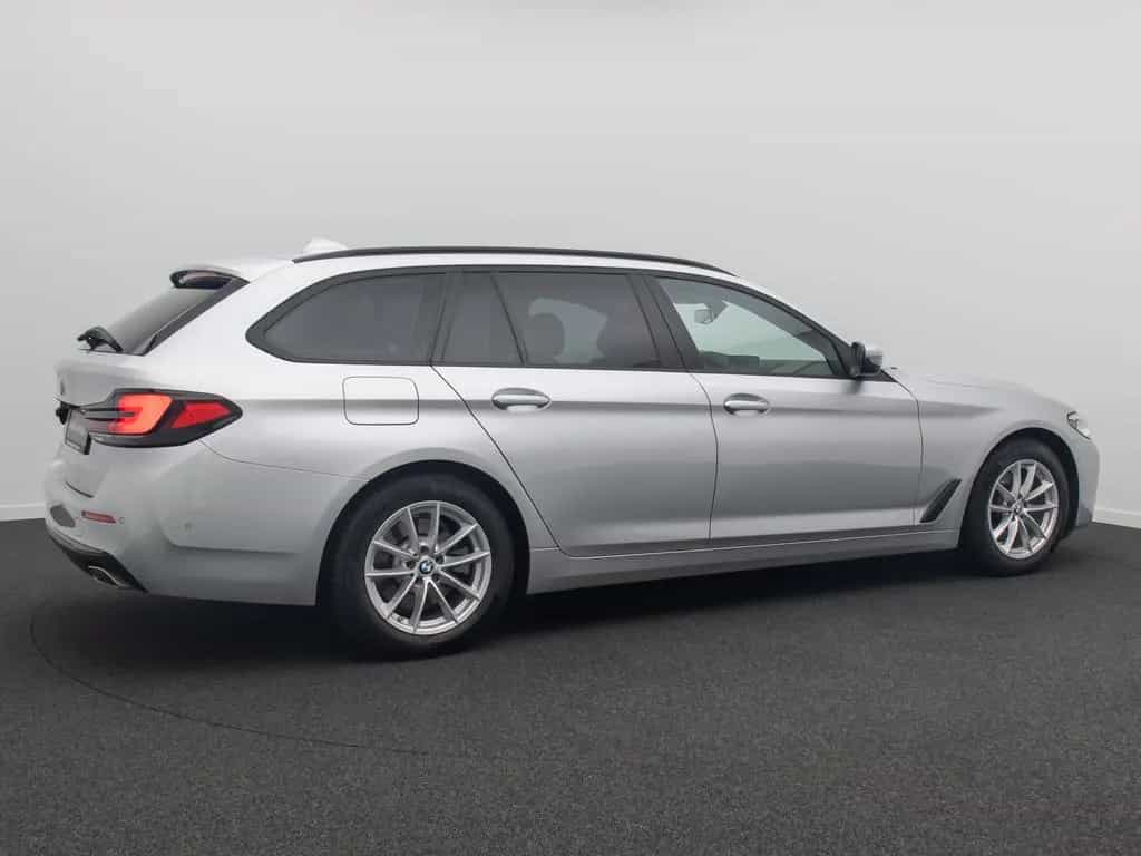 BMW 5 Series 520d Kamera DAB 4xKlima Alarm GeschwindigReg 10/2020-photo-5