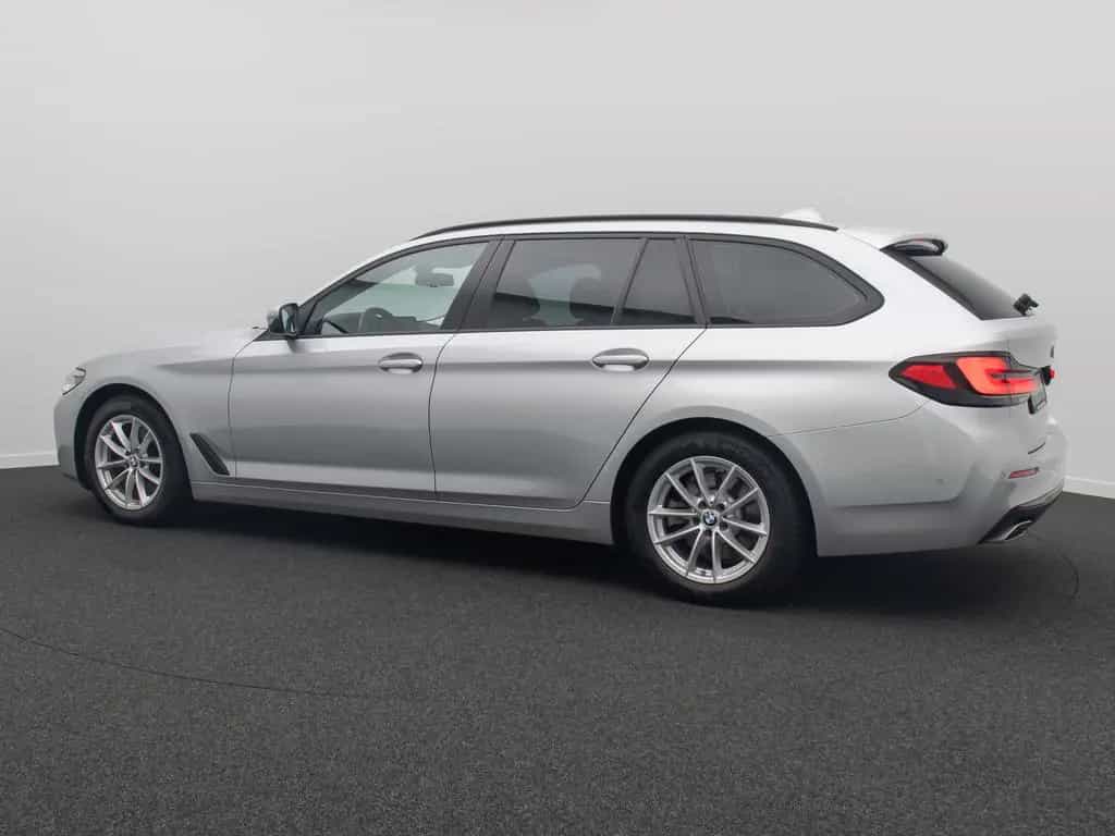 BMW 5 Series 520d Kamera DAB 4xKlima Alarm GeschwindigReg 10/2020-photo-9