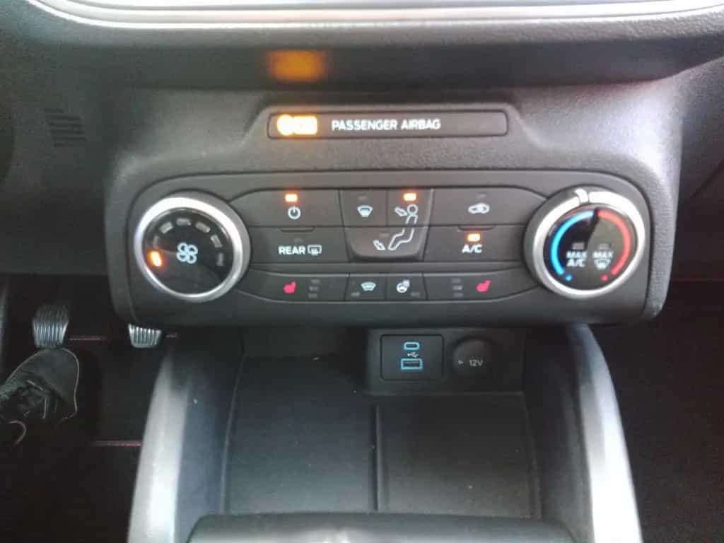 Ford Focus Turnier/NAVI(SMARTLINK)/LED/SH/PDC/FRONTHZ 08/2022-photo-19