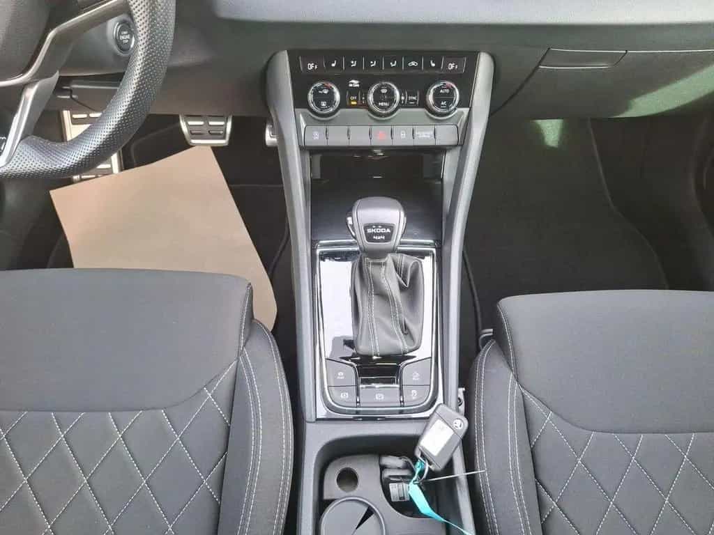 Skoda Karoq 2.0 TSI Sportline 4x4  190PS matrix-LED Na 10/2024-photo-15
