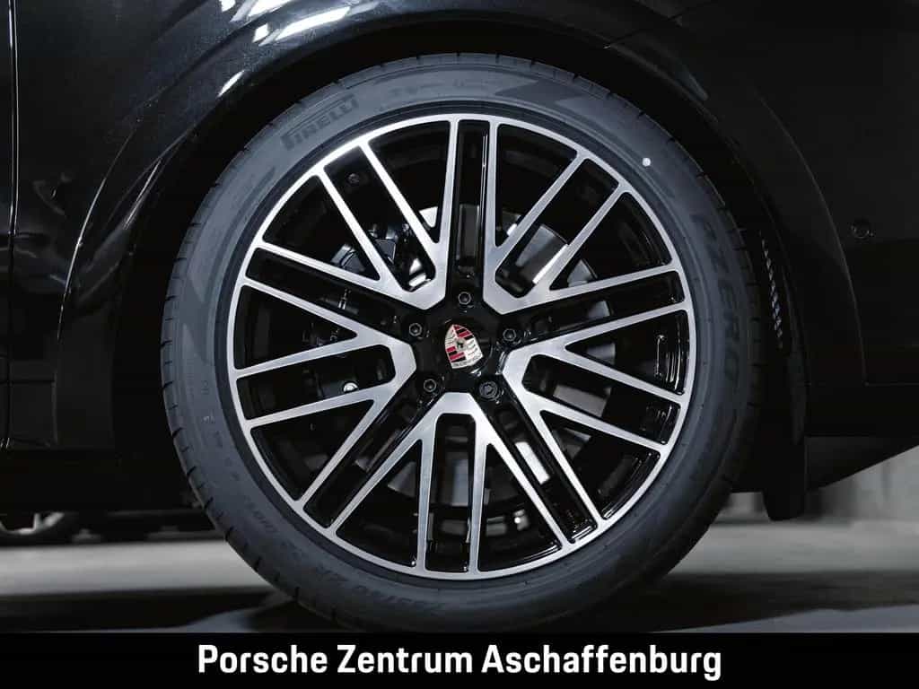 Porsche Cayenne GTS Coupé Sport Design Paket null-photo-10