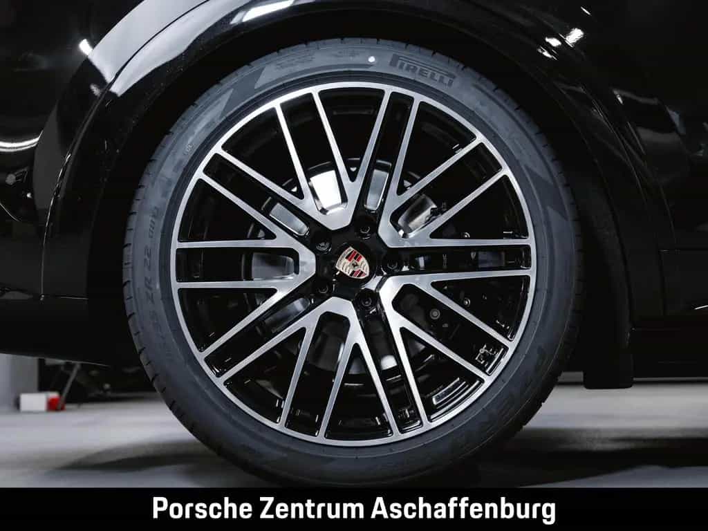Porsche Cayenne GTS Coupé Sport Design Paket null-photo-11