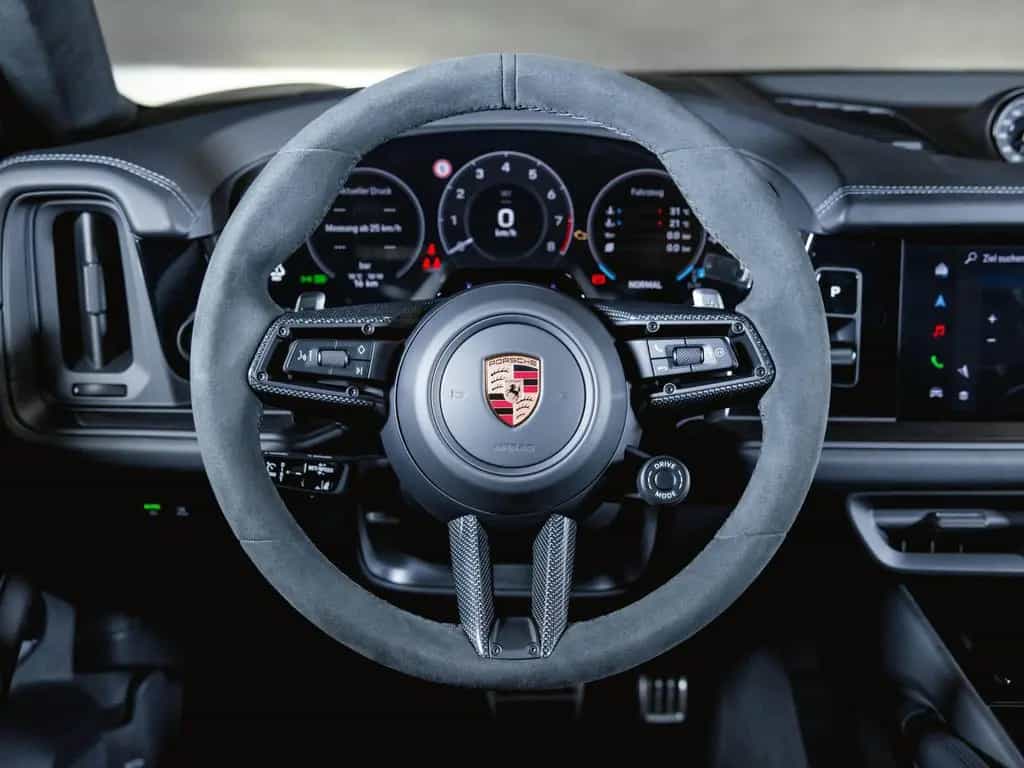 Porsche Cayenne GTS Coupé Sport Design Paket null-photo-16