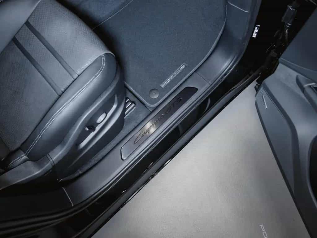 Porsche Cayenne GTS Coupé Sport Design Paket null-photo-28