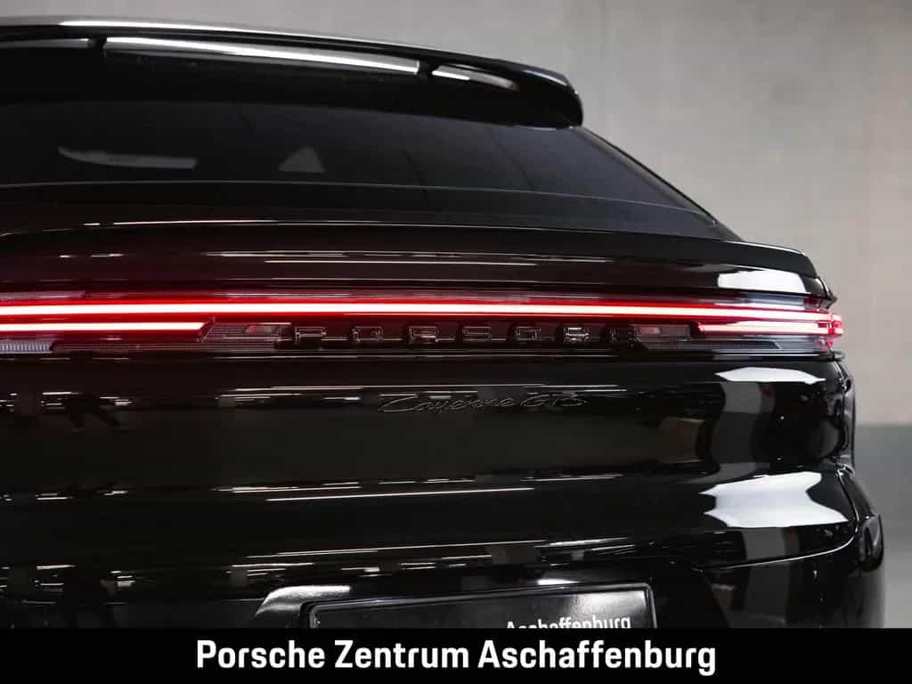 Porsche Cayenne GTS Coupé Sport Design Paket null-photo-6