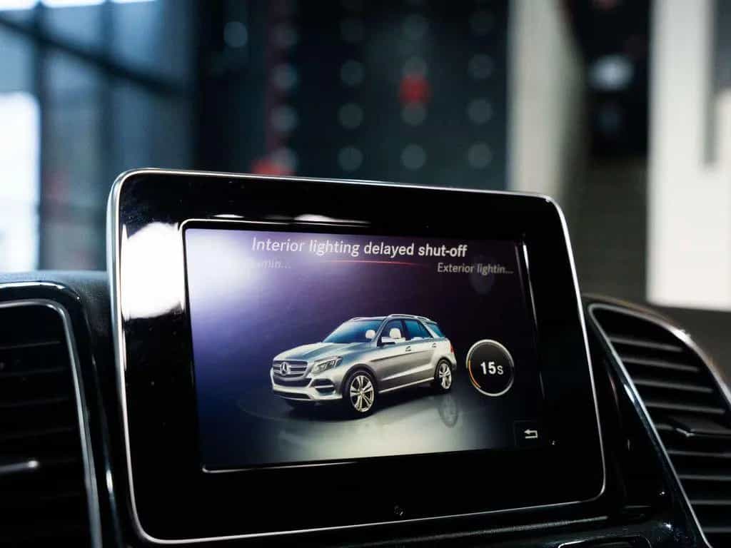 Mercedes-Benz GLE-Class 250 250d 4-Matic - AHK - AMG line - Night pa 03/2017-photo-17