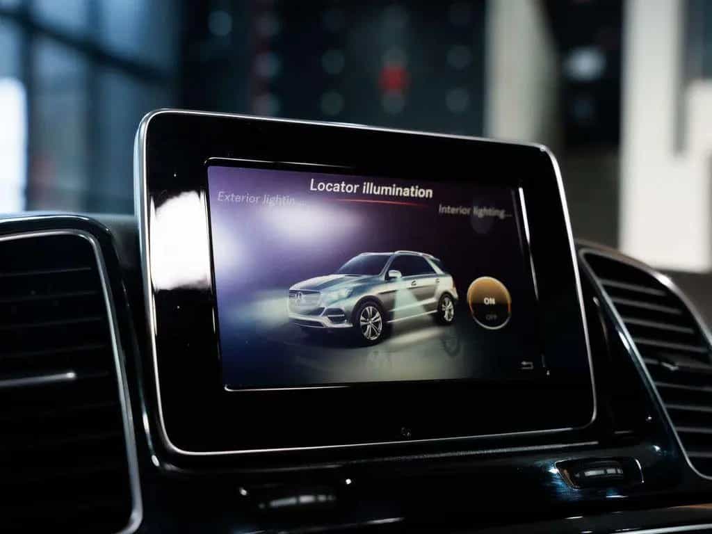 Mercedes-Benz GLE-Class 250 250d 4-Matic - AHK - AMG line - Night pa 03/2017-photo-18
