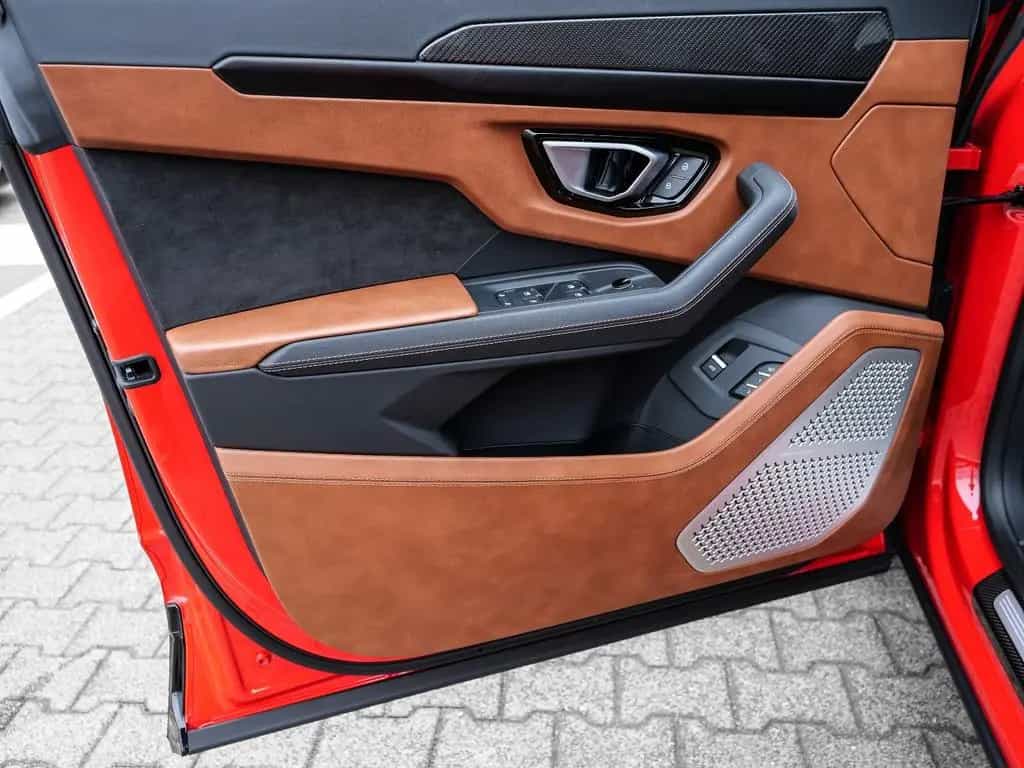 Lamborghini Urus S Rosso Mars, Big Interior Carbon Pack 07/2023-photo-25