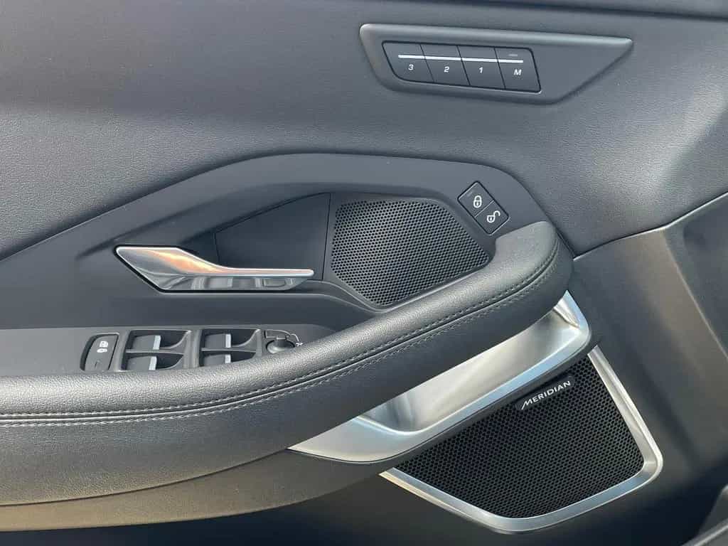 Jaguar E-Pace P200 AWD "BLACK PACK"+360°KAMERA+ACC+2.HD 10/2019-photo-18