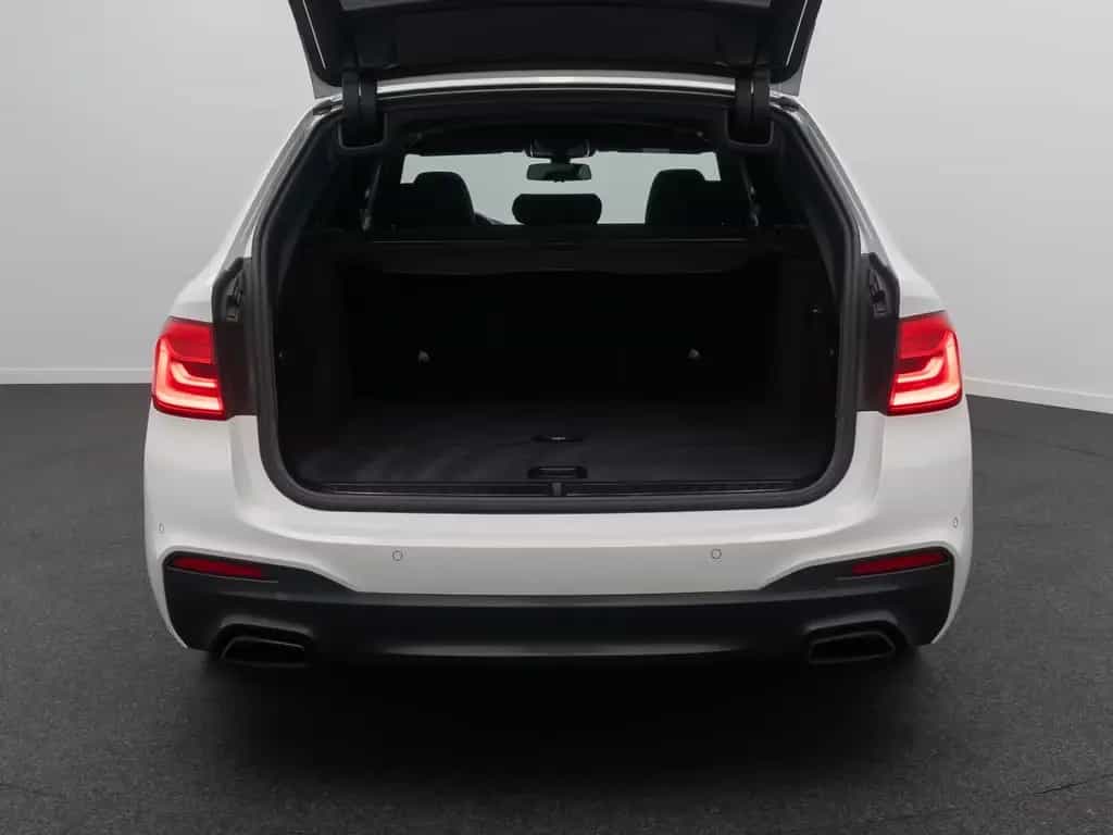 BMW 5 Series 530d M Sport 360°Komfort Panorama HUD DAB 20Zoll 12/2019-photo-13