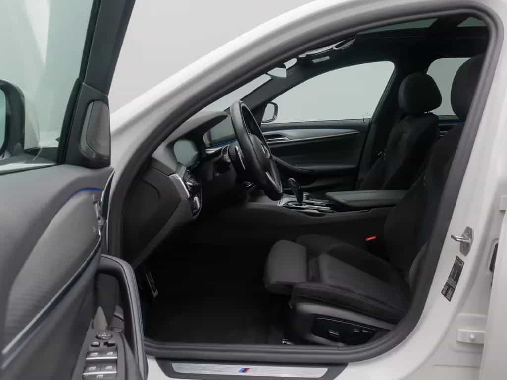 BMW 5 Series 530d M Sport 360°Komfort Panorama HUD DAB 20Zoll 12/2019-photo-19