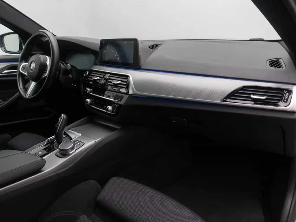 BMW 5 Series 530d M Sport 360°Komfort Panorama HUD DAB 20Zoll 12/2019-photo-23