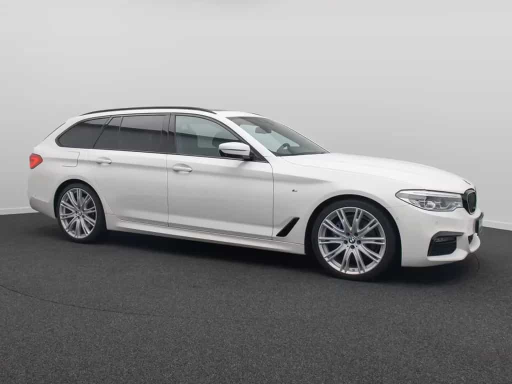 BMW 5 Series 530d M Sport 360°Komfort Panorama HUD DAB 20Zoll 12/2019-photo-3