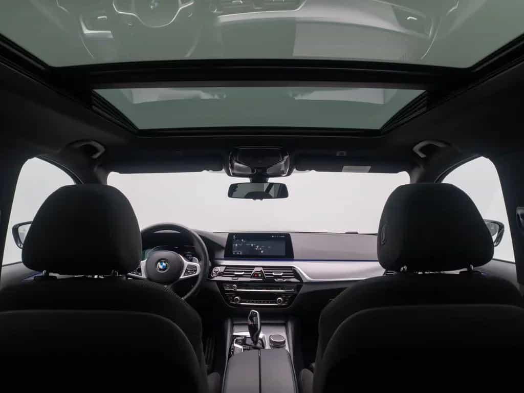 BMW 5 Series 530d M Sport 360°Komfort Panorama HUD DAB 20Zoll 12/2019-photo-30
