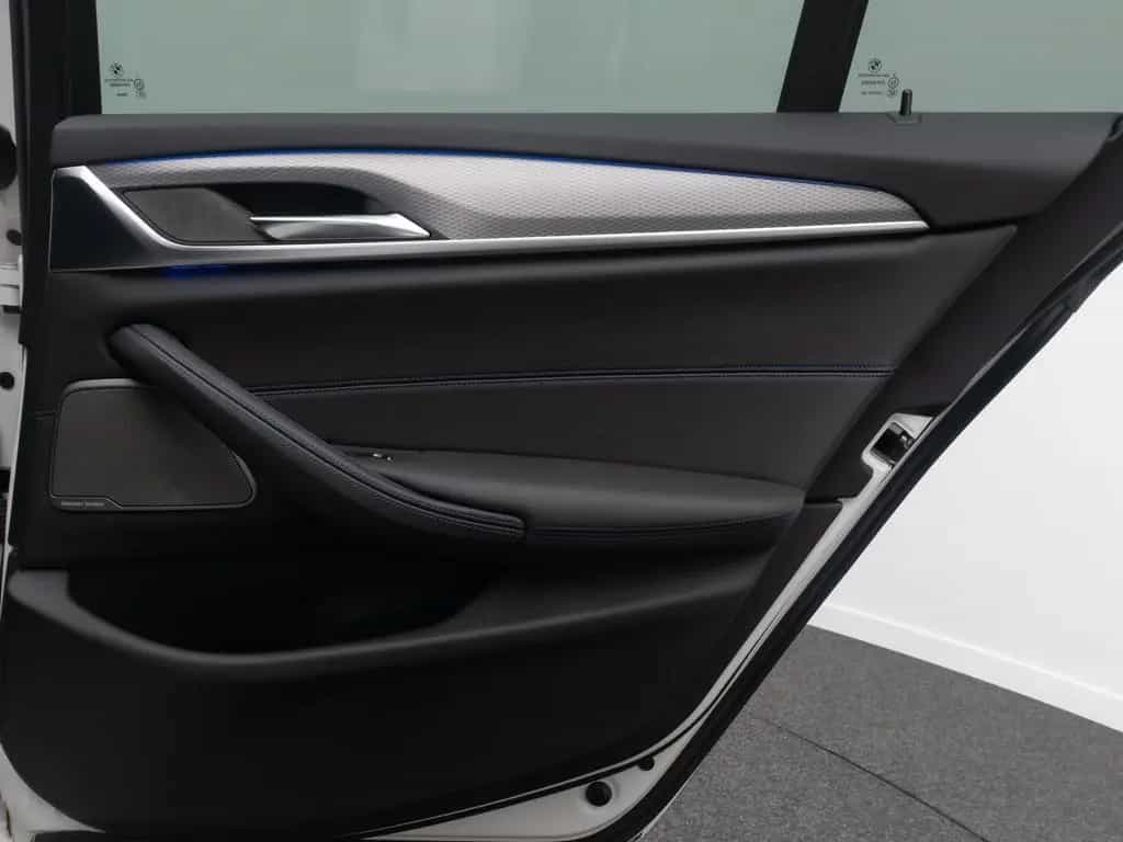 BMW 5 Series 530d M Sport 360°Komfort Panorama HUD DAB 20Zoll 12/2019-photo-33